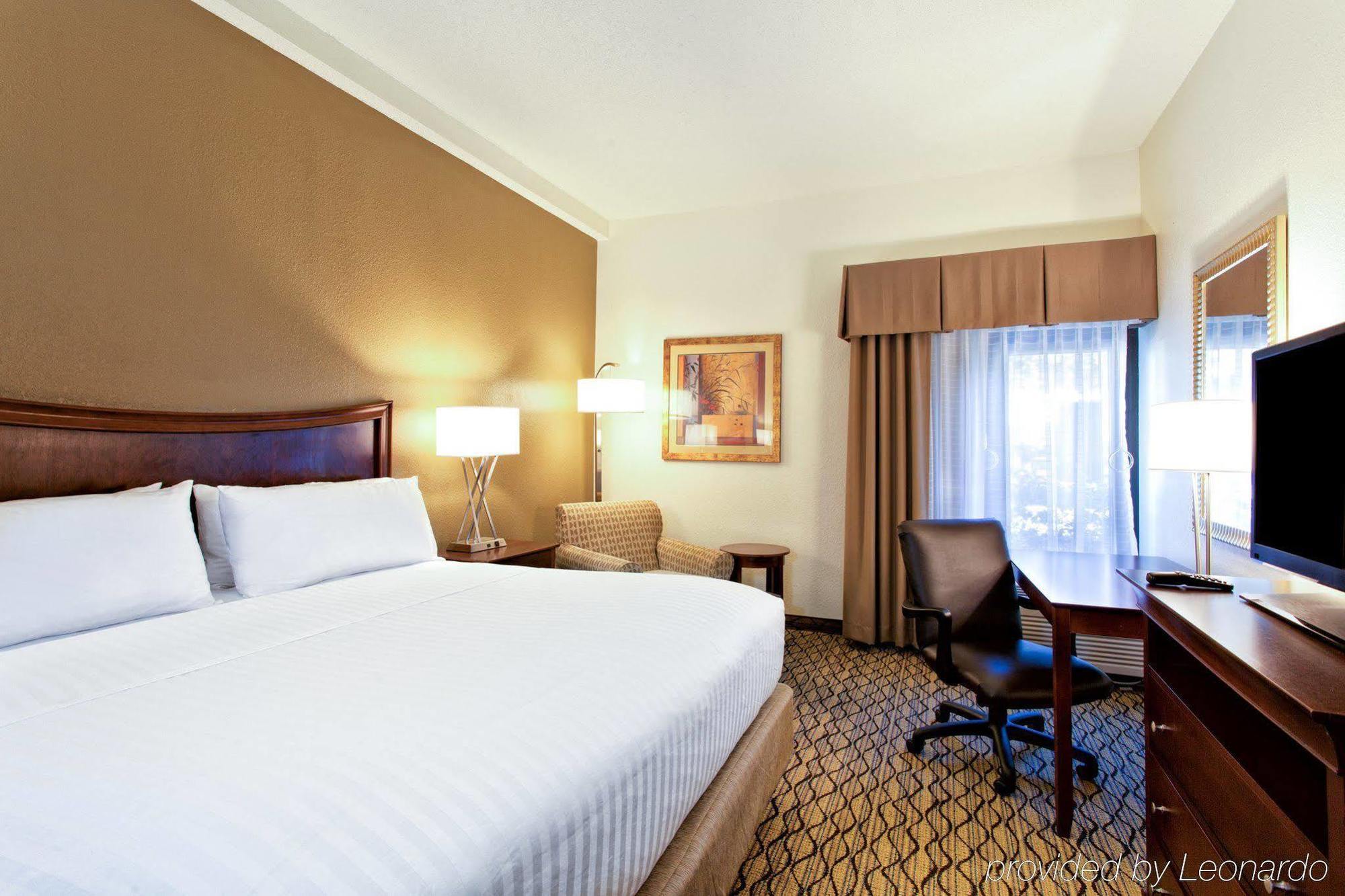 Holiday Inn Express Tampa-Brandon By Ihg Buitenkant foto