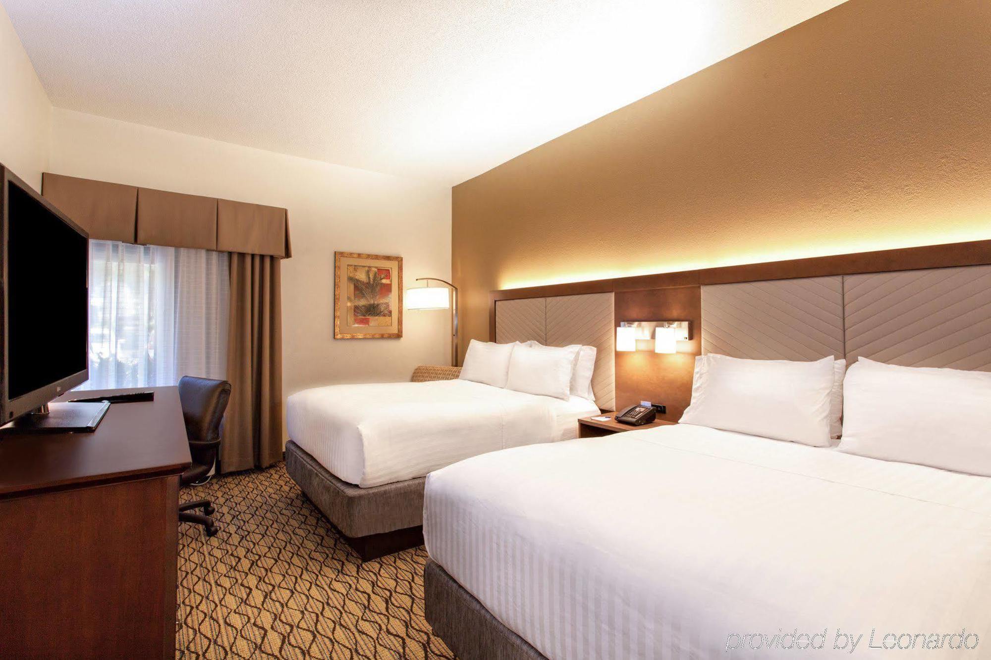 Holiday Inn Express Tampa-Brandon By Ihg Buitenkant foto