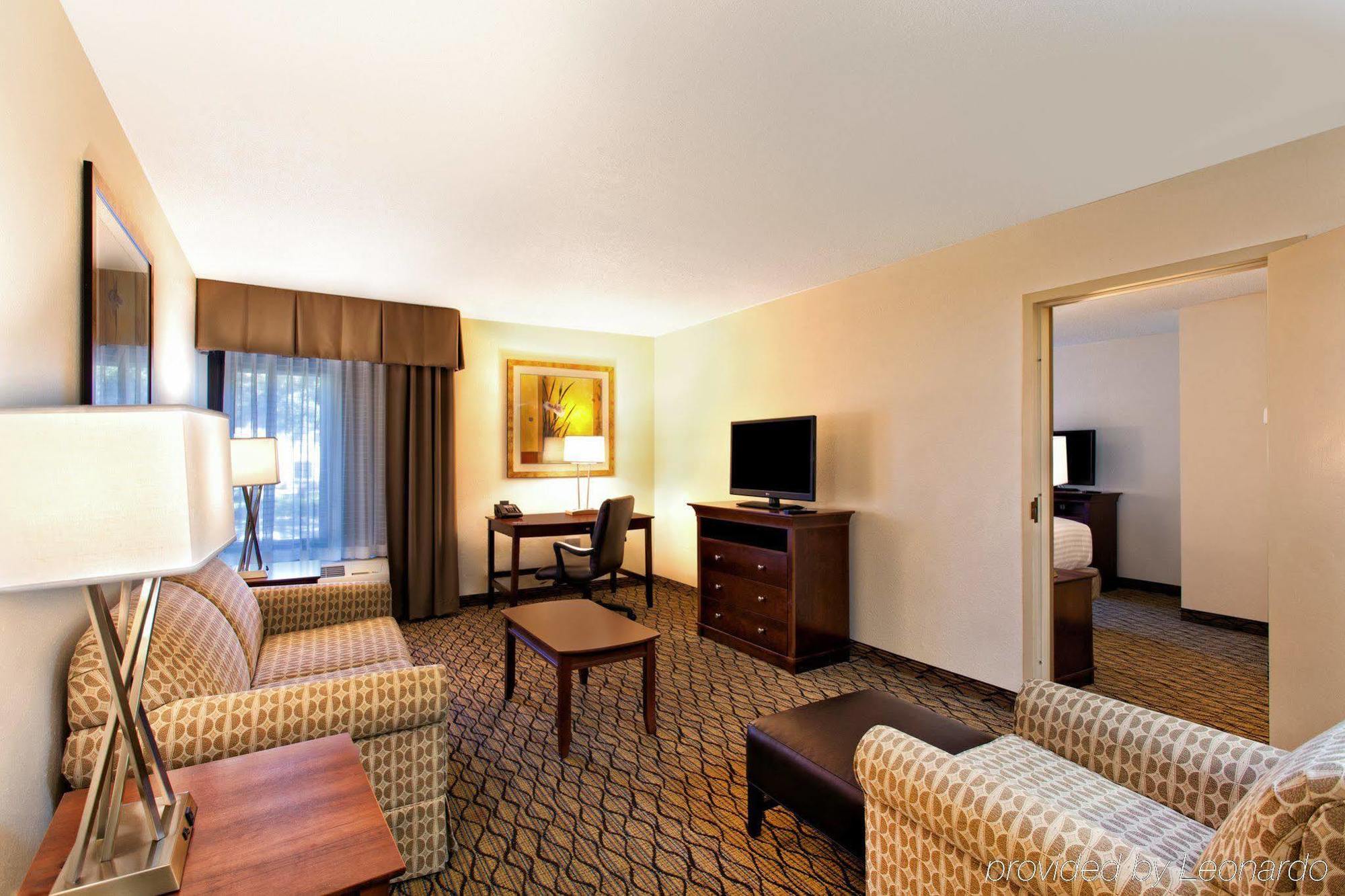 Holiday Inn Express Tampa-Brandon By Ihg Buitenkant foto