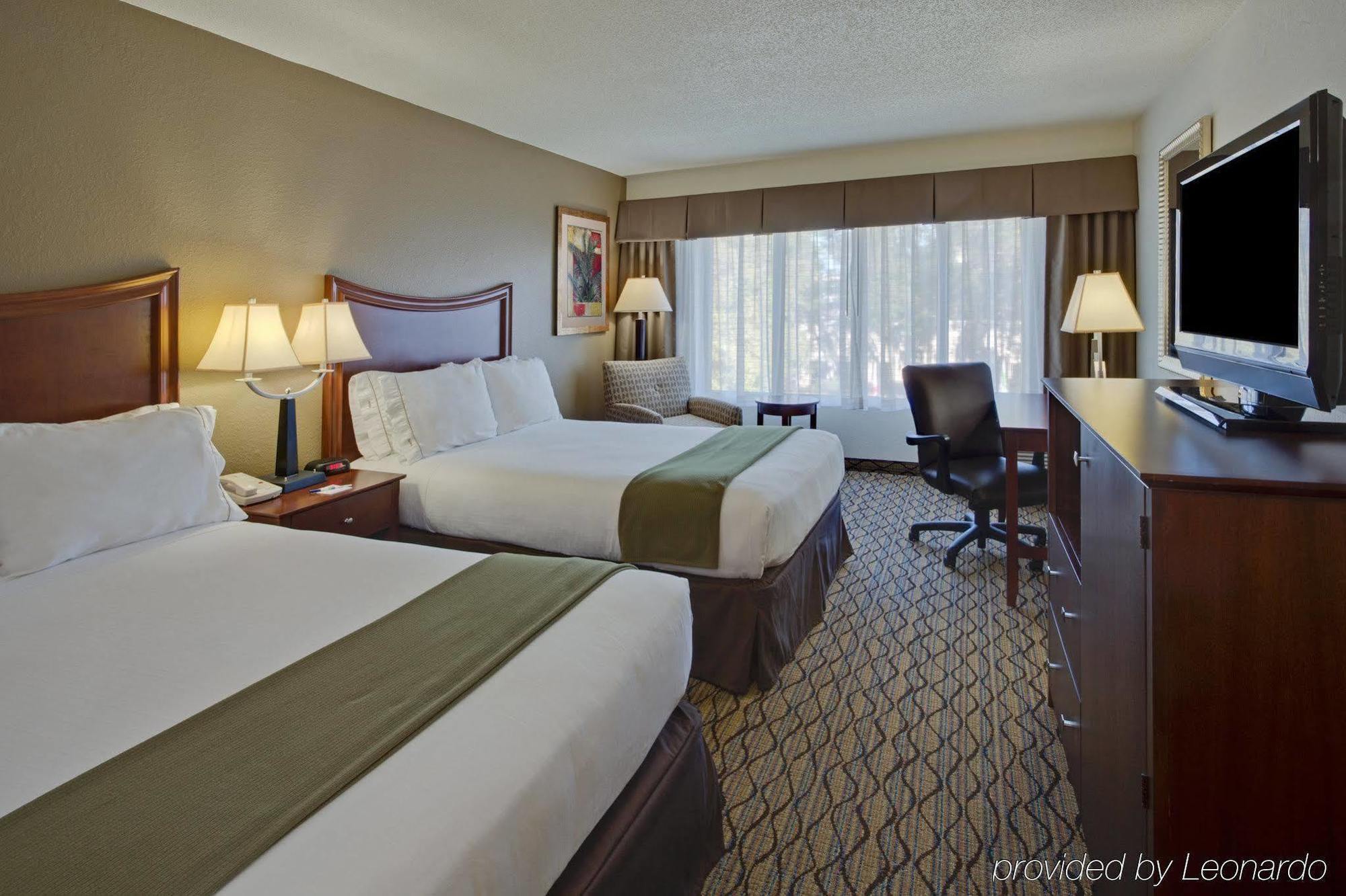 Holiday Inn Express Tampa-Brandon By Ihg Buitenkant foto